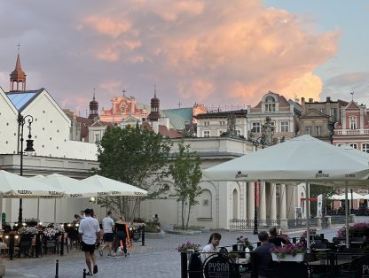 Kiedy koniec sezonu na ogródki restauracyjne na Starym Rynku w Poznaniu? Jesień może przynieść zmiany